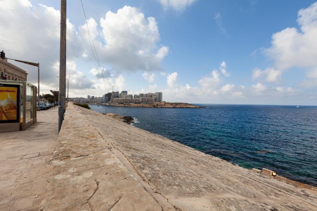 Designer Home With Comfy Sofa In Central Valletta By 360 Estates Exteriér fotografie