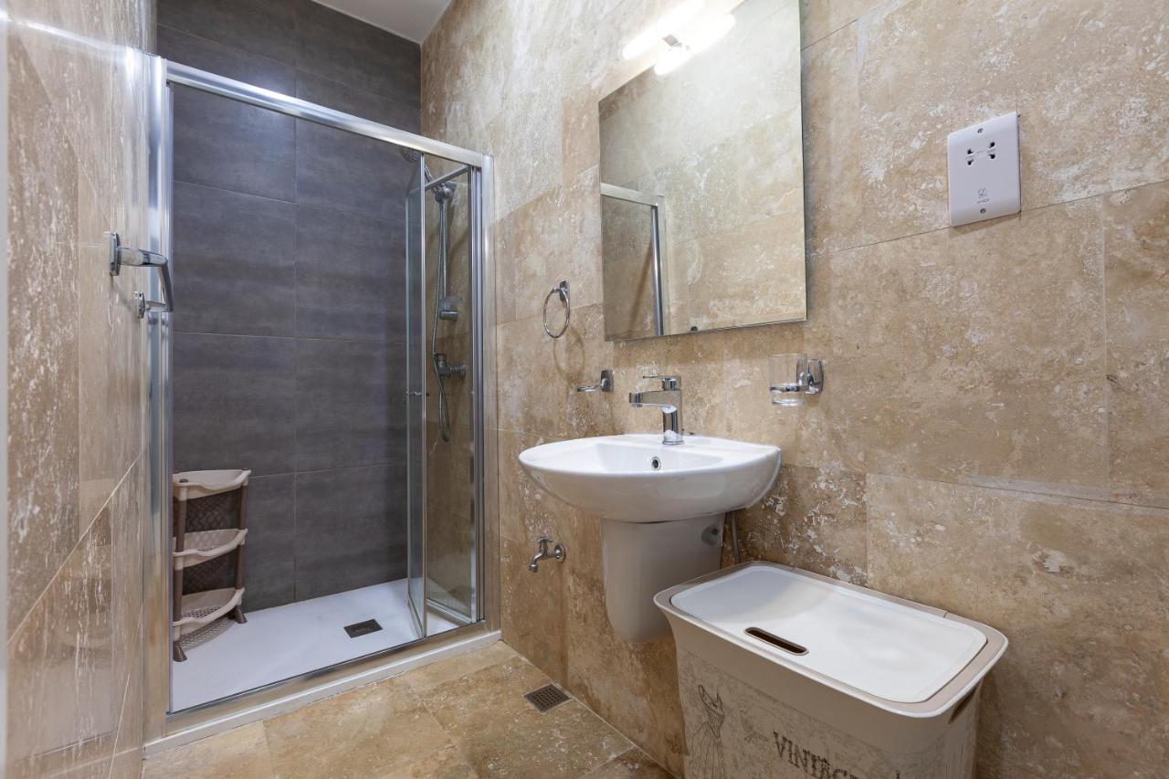Designer Home With Comfy Sofa In Central Valletta By 360 Estates Exteriér fotografie